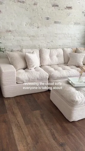 I love everything I’ve got from @MAXYOYO World and this sectional couch is no exception. It’s soooo pretty and comfy. 
