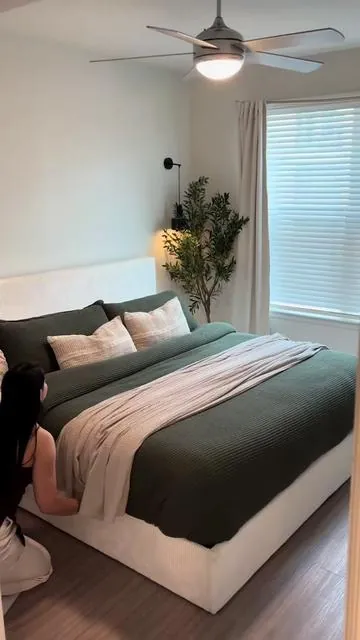 ☁️✨Está cama le dio la elegancia a mi habitación que necesitaba, amooo. #bedframe #cozybedroom #bedroomupgrade #camas #habitacion  @SHA CERLIN 