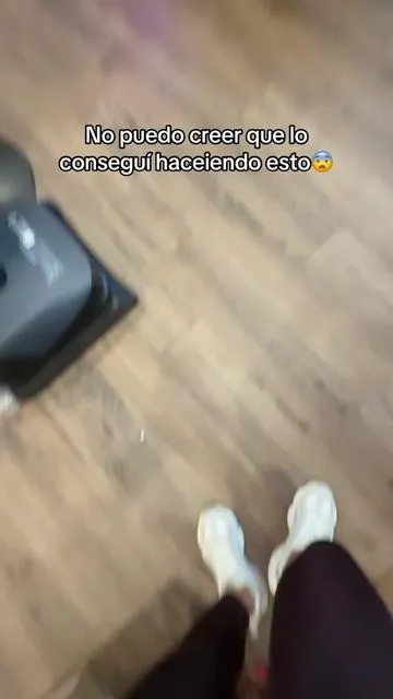 Llegué del trabajo destrozado y me senté aquí. Eso fue hace tres semanas. Ahorita no entiendo cómo vivía sin esto. 🪑 Presión de aire completa, zero gravity, soporte lumbar… todo en una sola silla. Y el precio cuando lo veas en el 🟠 no lo vas a creer. Envío gratis también. #zerogravitymassagechair #massagechair #TikTokShopCreatorPicks #DealsForYouDays #fathersdaygift 