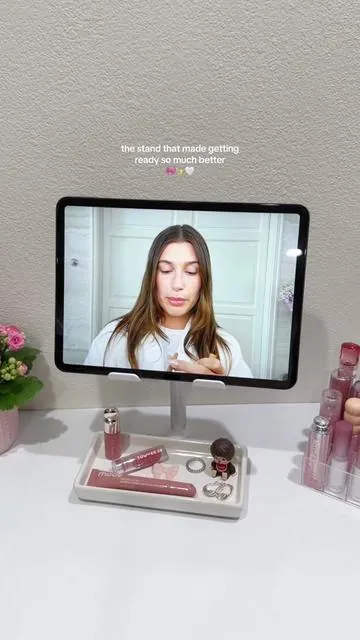 always playing something while I get ready 🫶🏼 this stand is just my style and it’s adjustable! 🤳🏼 #gettingready #ipadstand #ipadaccessories #tiktokshopcreatorpicks #dealsforyoudays 