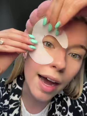 someone must be getting fired, this bundle is insane! #firming #finelines #wrinkles #hollowundereyes #YCZ 