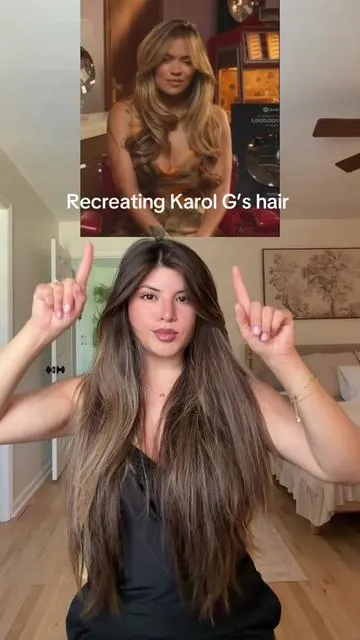Recreating @Karol G hair 🤍🤍 using @wavytalkofficial blowout boost 💗 #hairstyles #recreatinghairstyles #karolghair #wavytalk #wavytalkofficial 