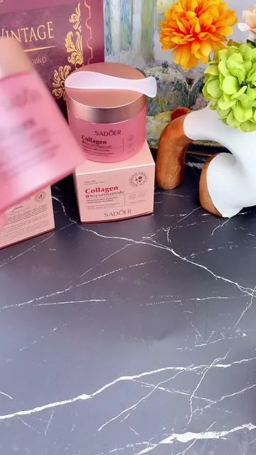 Its lightweight, jelly-like texture absorbs effortlessly, while Niacinamide works to brighten and revitalize the skin. #refreshingskincare #hydrateandbrighten #skincare #tiktokshop #fyp 