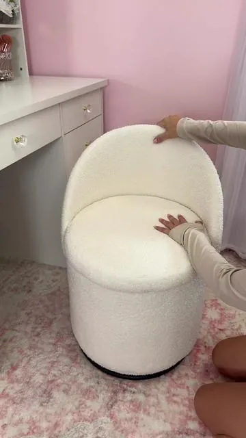 Okay I love it. Perfect size, spins 360 and it has storage! Give me 10 of these! #dealsforyoudays #makeupvanitychair 