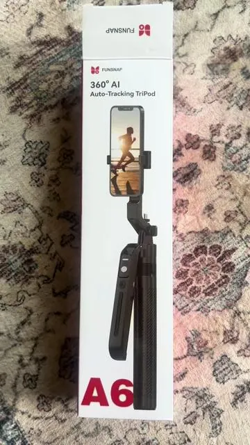 #FunSnapIsWhereItsAt     #FinallyAUsefulGadget    #WorkingSmarterFilmingHarder    #CameraCrewNotIncluded
