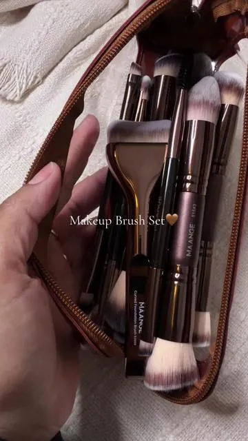 #makeupbrush #makeupbrushes #makeupbrushset #tiktokshopcreatorpicks 