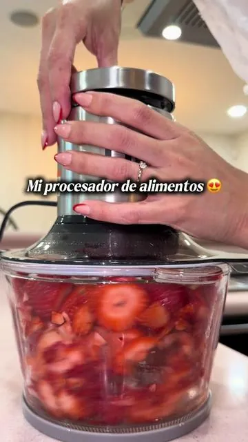 ❤️Dicen que lo bueno se recomienda, y este procesador de alimentos definitivamente es un éxito total. Tiene demasiado uso en mi cocina,pero sin dudas, su función principal es ahorrar mi tiempo. La potencia que tiene es increíble y su tamaño es perfecto,hasta comida para bebés se puede hacer😍es demasiado completo❤️#tiktokshopdealsforyoudays #procesadordealimentos #cocinarapidayfacil #calificandoproductosvirales #comidaencasa 