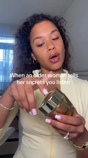 Skin firming secret #esteelauder #firmingcream #skintightening #youthfulskin #dealforyoudays 