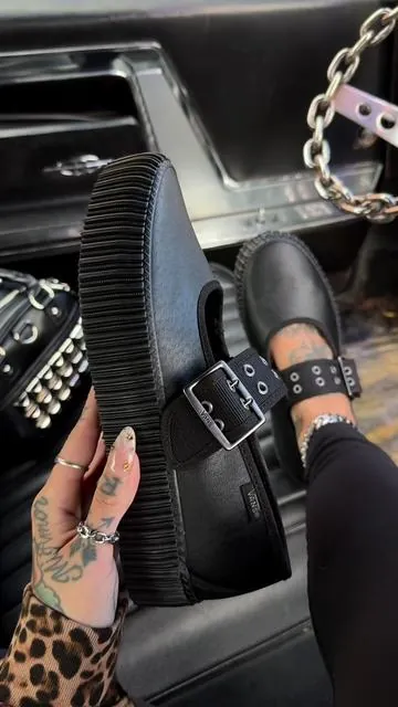 @vans #vans #maryjaneshoes #altoutfits #blackoutfit #darkaesthetics 