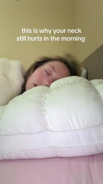 My chiropractor told me to get a cervical pillow and I’m really glad I listened. Now I don’t wake up with a stiff neck or back pain and I sleep better 💤☁️ #c#cervicalpillowe#ergonomicpillown#neckpainn#neckpainreliefm#mellowsleepM@Mellow Sleep