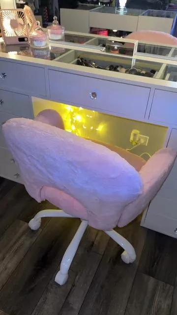 #vanitychair #chair #makeupchair #therealnettatiktokshop #beautyroom 