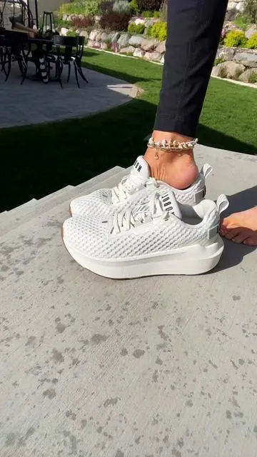 Sneakers that feel so perfect you grab them everyday #tiktokshopcreatorpicks #nobull #sneakers #fitnessstyle #comfortshoes 