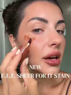 Lip & blush stain from e.l.f….& you don’t have to spend $30 for it either!! 💋💄 @e.l.f. Cosmetics #elf #elfyeah #lipstain #eyeslipsface #dealsforyoudays 