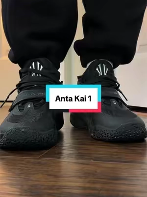 Low top basketball shoes that are comfy and supportive #basketballshoes #antasports #basketball #kyrie #dealsforyoudays 