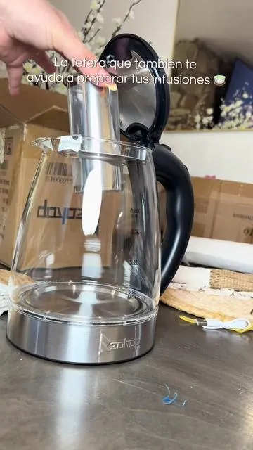 Tetera eléctrica de vidrio con filtro para té, control de temperatura y capacidad de 1.8L. Perfecta para preparar infusiones, café o agua caliente de forma rápida y práctica. ☕🍵 #TikTokShop #KitchenFinds #TeaLover #ElectricKettle #DealsForYouDays