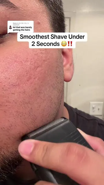 Replying to @ＤＶＮＩＥＬ i mean you can see it yourself 🤷🏻‍♂️  #Shaver #FoilShaver #Shaving #MensHygiene #dealsforyoudays 
