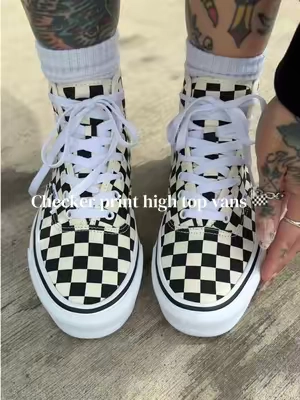 @vans #vans #hightopsneakers #altoutfits #comfyshoes #dealsforyoudays 