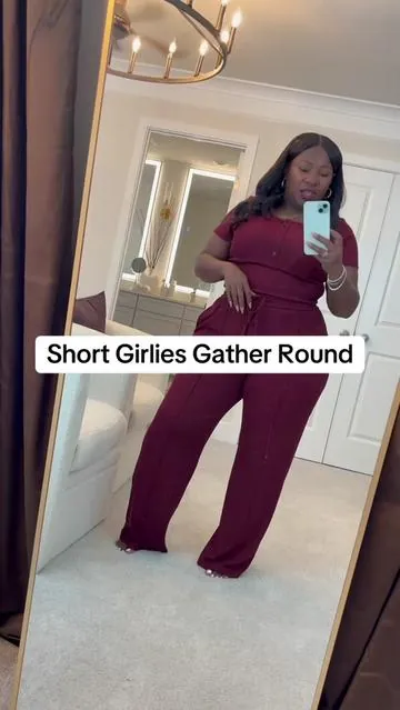 Baaaabbyy I bought all of the colors!  Short girl friendly, fit is amazing and the price is top tier! #tiktokshop #tiktokfinds #twopieceset #shortgirlproblems 
