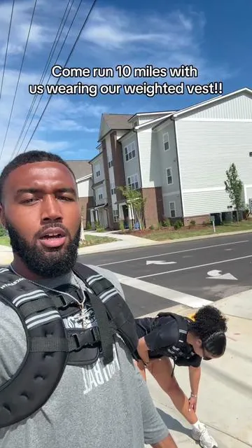 Do yall believe us now?!?!?!🤣🤣🤣🤣 #fyp #tiktokshop #weightedvest #theholmessweethome #running 