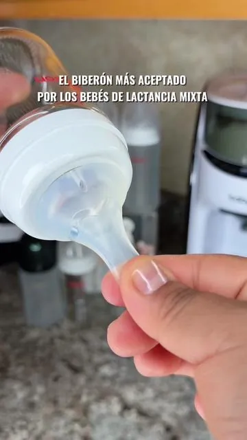 El biberón pigeon es el más aceptados por los bebes de lactancia mixta, son los indicados si quieres introducir el biberón a tu bebé #biberon #biberonpigeon #lactanciamaterna #lactanciamixta #mamaprimeriza @Pigeon USA 