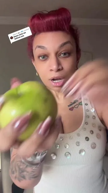 Replying to @🥥𝐽𝑎𝑦 🦋 #pressonnails #diynails #tiktokshopcreatorpicks #dealsforyoudays #summerwins 