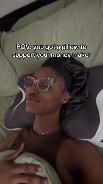 … it’s my neck guys… the pillow supports my neck 🥳