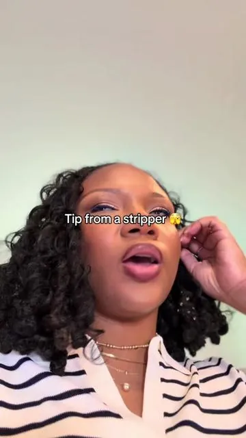 She said a stripper put her on.. #deodorant #donnakarancashmeremist #donnakarendeodrant #donnakarancashmere 