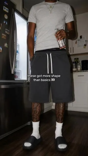 easy pair, but not a boring one #mensshort #basicshorts #baggyshorts #fitcheck #affordablefashion 