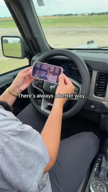 Telll me again why it took so long to invent a phone holder that charges your phone at the same time?! 😅 #phoneholder #phonecharger #caraccessories #phonemount #tiktokshopdealsforyoudays 