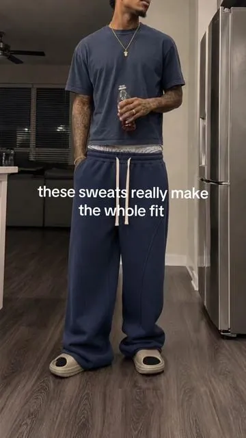 good sweatpants are really about the fit #sweatpants #baggysweats #streetwear #pinksweats #fyp 
