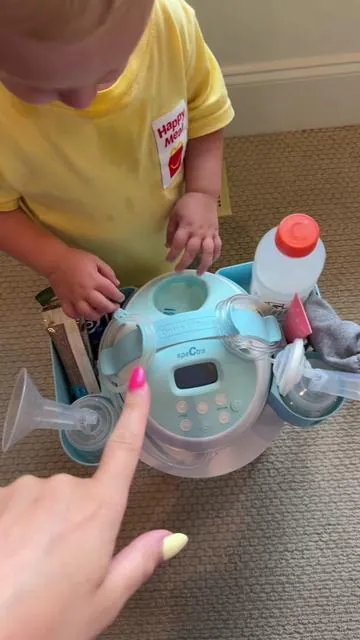 I wish I had this pump caddy way sooner! It has definitely changed the game for me #PumpingMom #BreastPumpingTips #ExclusivePumping #MilkMama #PumpingCommunity @DairyDockShop 
