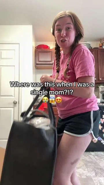 #momcozy #travelstroller #singlemom #momhacks #dealsforyoudays 