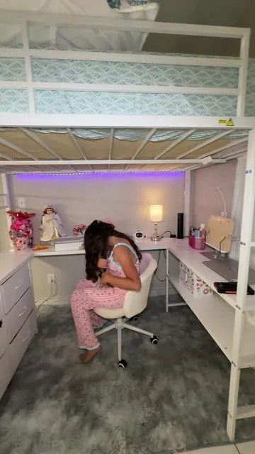 La solución perfecta para habitaciones pequeñas @Sikaic Furniture US #loftbed #smallspaceliving #kidsroom #tiktokshopstockup #summermusthaves 