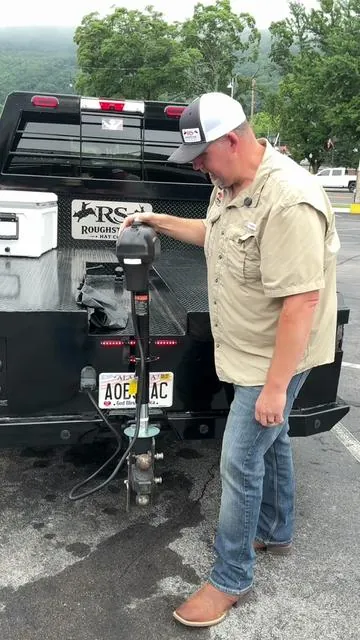 Electric trailer jack #trailerjack #electrictrailerjack #electricjack #trailerparts #vevor 