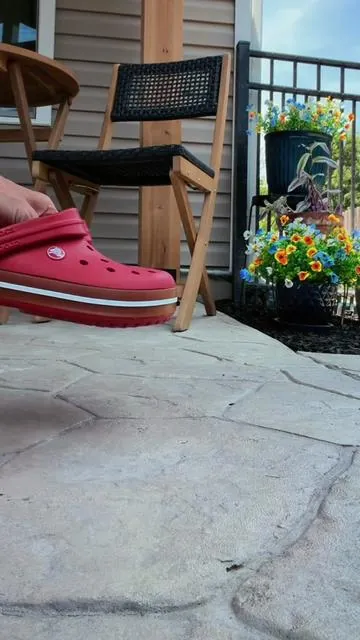 Crocband Gum Clogs in court red just dropped!  #crocs #clogs #tiktokshopcreatorpicks 