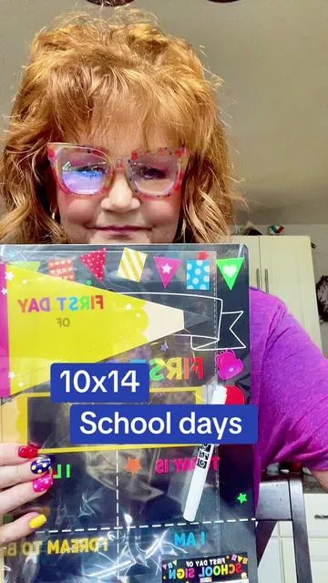 Perfect way to treasure those memories. Actually let them hold it for their high school graduation. So cute. #memoryboard#schooldays#firstdayschool#accomplish 