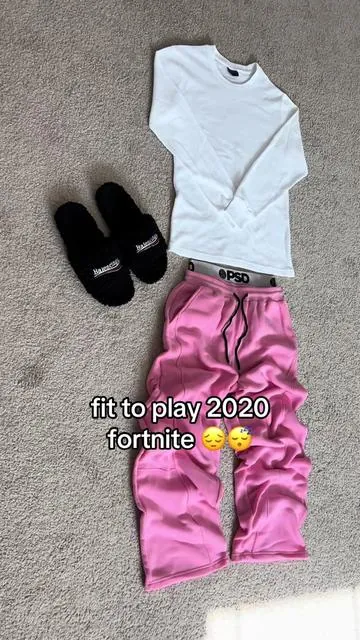 these sweats are so comfy and cheap too! buy before they sell out 😉 #fyp #fortnite #sweats #outfit #viral 