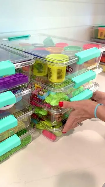 Who needs a sensory bin!? #sensorybins #clearstorage #dealsforyoudays @Vtopmart 