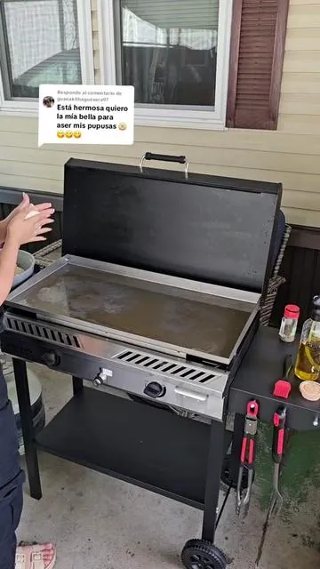 Respuesta a @guanakithaguevara97 Estufa de gas propano para exteriores con 2/3 quemadores, plancha integrada, encendido automático y ruedas para fácil traslado. Ideal para pupusas, arepas, tortillas, carnes y comidas al aire libre. Práctica, resistente y lista para cocinar donde quieras. #TikTokShop  #EstufaDeGas #CocinaExterior  #ComprasVirales  #DealsForYouDays 
