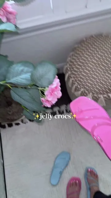 all colors restocked 🤩💗🎀🌸💓 #crocs #jellycrocs #sandals #tiktokshopcreatorpicks 