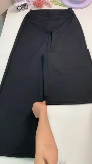 It is beyond expectations, and the texture is excellent.#yogapants #gymgirltiktok #viraltiktok 