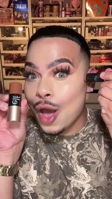 Now this is how @e.l.f. Cosmetics gives us a cream bronzer! Shade medium tan #affordablemakeup #makeup #beauty #bronzer #fyp 