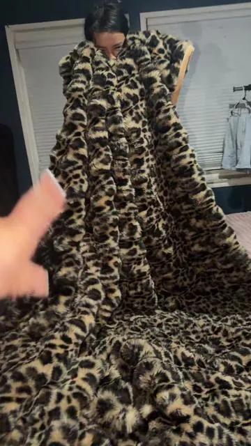 DOWNCOOL 950GSM Faux fur bubble throw blanket #throwblanket 