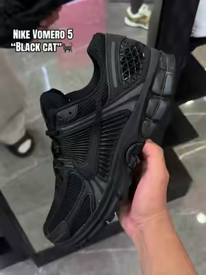Nike Vomero 5 triple black😍😍 #blackshoes #dealsforyoudays #nikevomero5 #vomero5 #gymshoes 