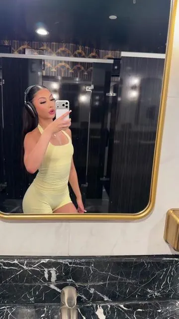 i think yellow is my fav color #gymfit 