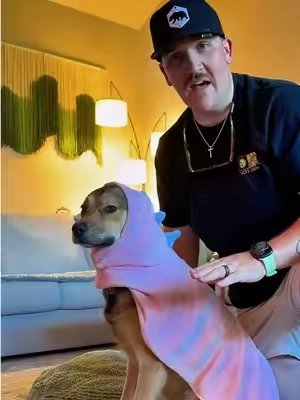 Her very own towel!!! #petparentstyle #musthavepetproducts #musthaveforpetowners #petclothes #dealsforyoudays 