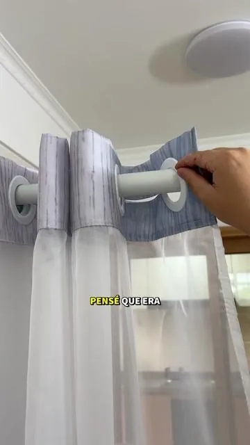 Es Hora de Cambiar Tu Cortina de Ducha #showercurtain #hooklessshowercurtain #homefinds #bathroomfinds #tiktokmademebuyit 