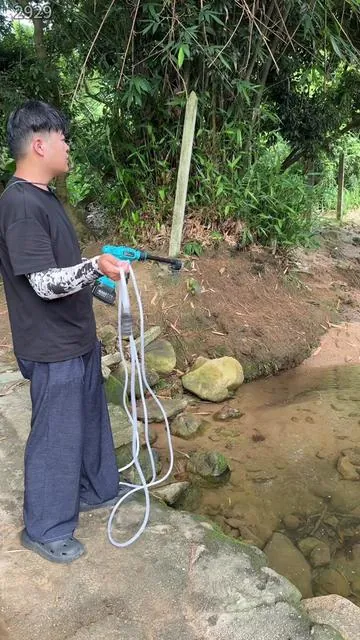 SEESII 1500PSI High-Pressure Cordless Pressure Washer #seesii #pressurewasher #powerwasher #carcleaning #summervibes 2929