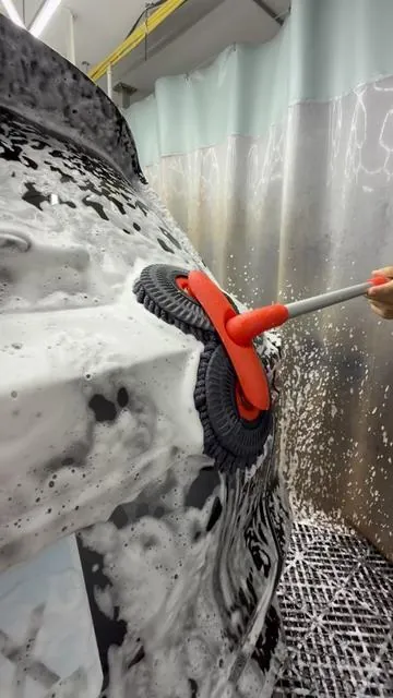 This car wash mop does not hurt car paint, car bending rod soft brush telescopic wipe car mop, car wash convenient, beautiful and practical#carcleaning#carwashmop#carsupplies#carfamily#fathersdaygift 