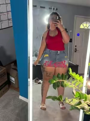 @Von Dutch 💃🏽 #miniskirt #vondutch #jeanskirt #ootdinspo #plussizefashion 